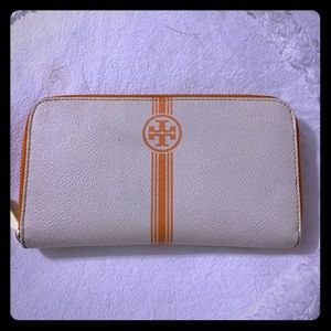 Tory Burch zip continental wallet